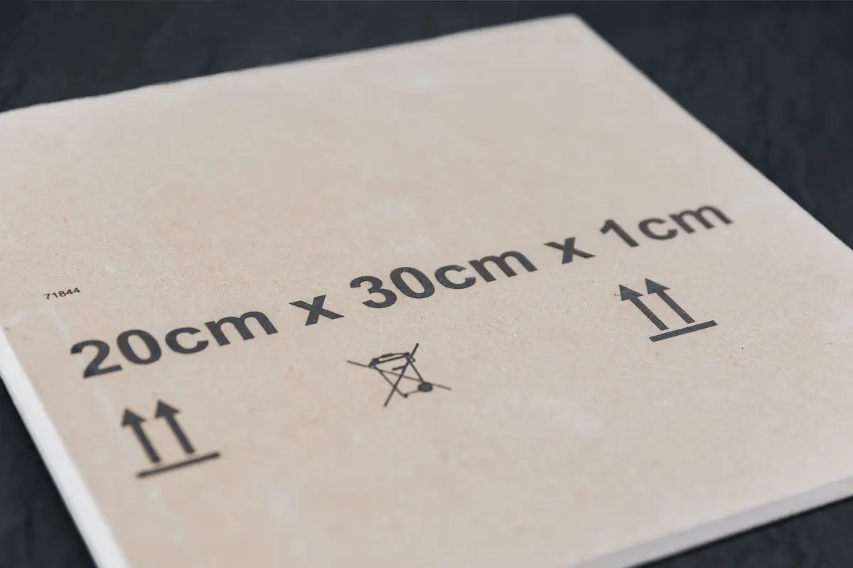 High resolution marking with ink on ceramic tile