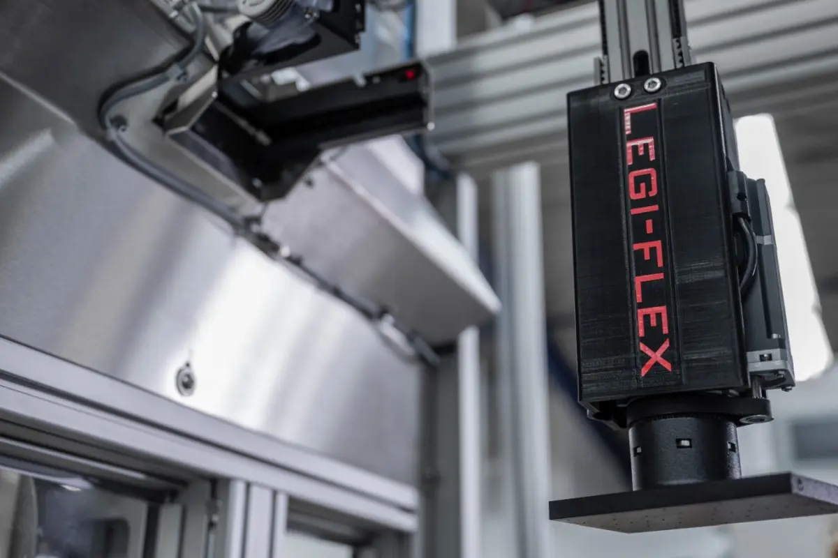 Labelling machine Legi Flex High Performance in action